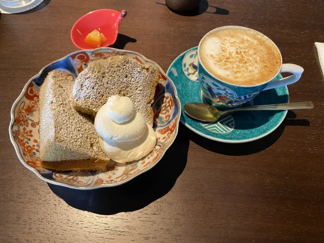 coffee break at Saryo Zeze, Nara, Japan