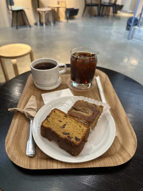 coffee with pumpkin and banana breads at Pastel Coffee Works, Seoul, South Korea