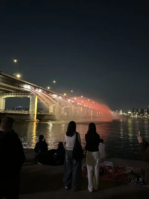 Banpo Bridge Rainbow Fountain, Seoul, South Korea
